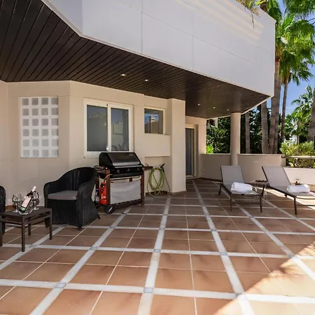 Molo Residences Boutique & מלון דירות 4*