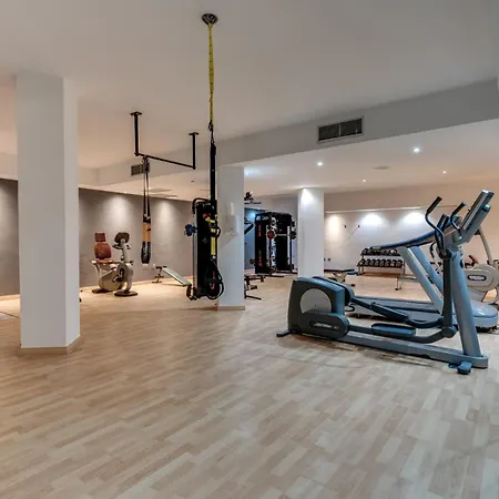 Molo Residences Boutique & מארבלה