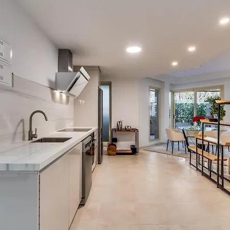 Molo Residences Boutique & מלון דירות 4*