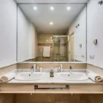Molo Residences Boutique & Μαρμπέλλα