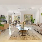 Molo Residences Boutique & Марбелья