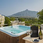Molo Residences Boutique & מלון דירות