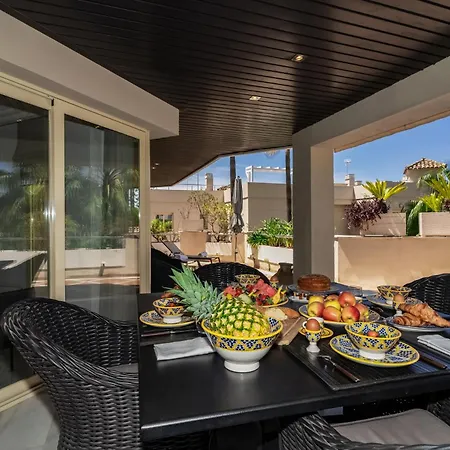 アパートホテル Molo Residences Boutique &