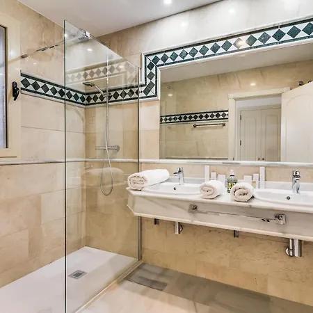 Molo Residences Boutique Apartments&spa Appart hôtel Marbellac