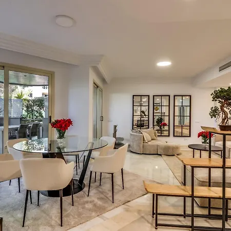 Molo Residences Boutique & ماربيا