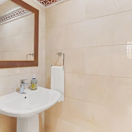 Molo Residences Boutique & ماربيا