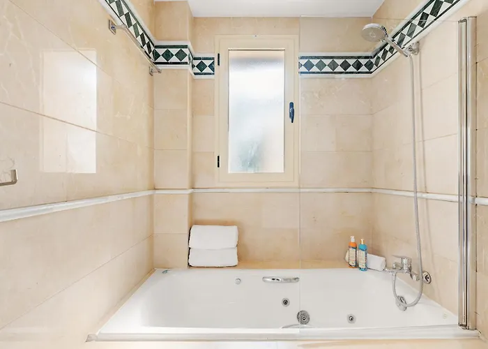 Molo Residences Boutique & Апарт-готель 4*
