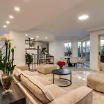 Molo Residences Boutique & Апарт-готель 4*