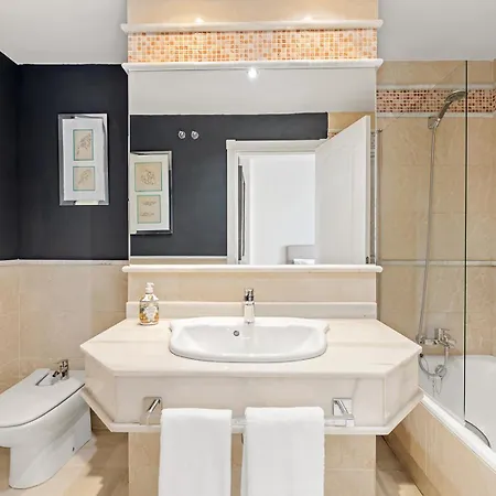 Molo Residences Boutique &