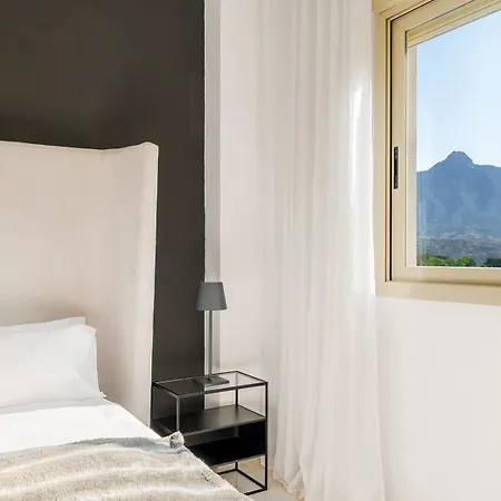 Molo Residences Boutique & Marbella