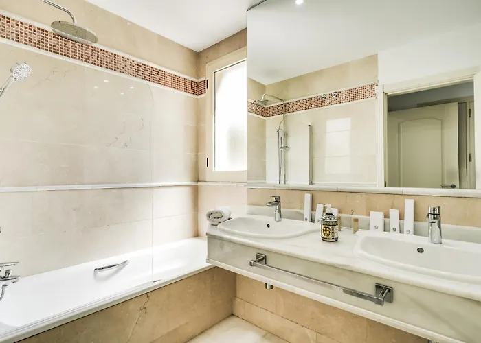 מלון דירות Molo Residences Boutique & מארבלה