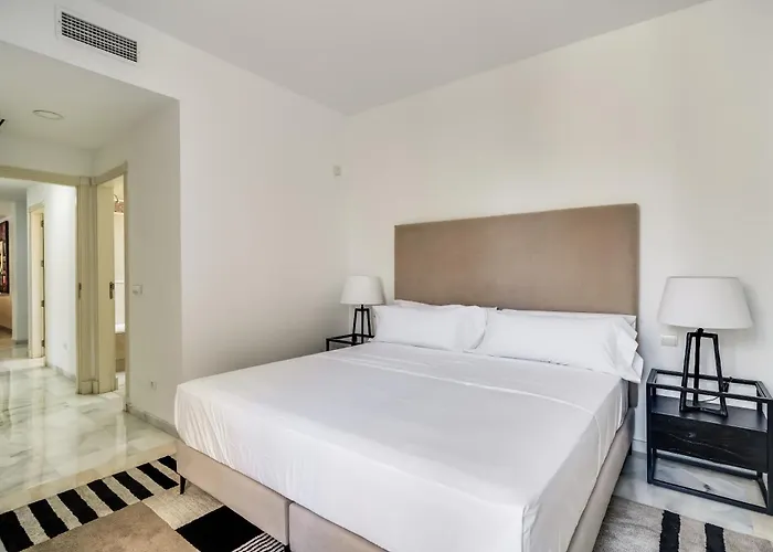 מלון דירות Molo Residences Boutique & 4*