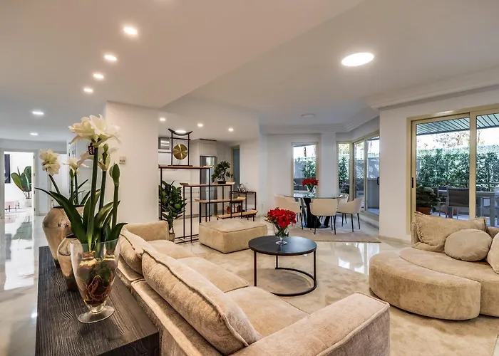 Molo Residences Boutique & מלון דירות 4*