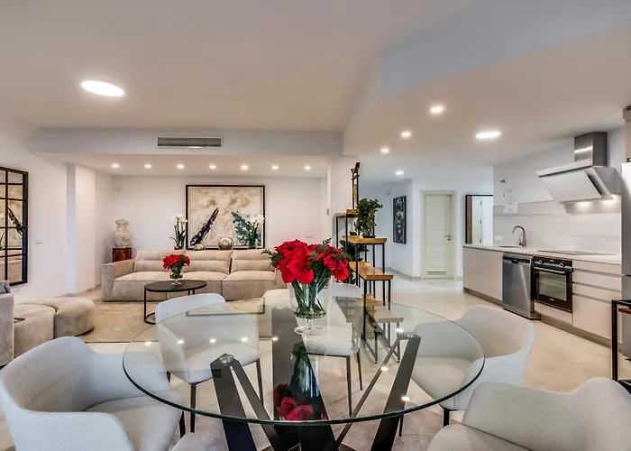 מלון דירות Molo Residences Boutique & 4*