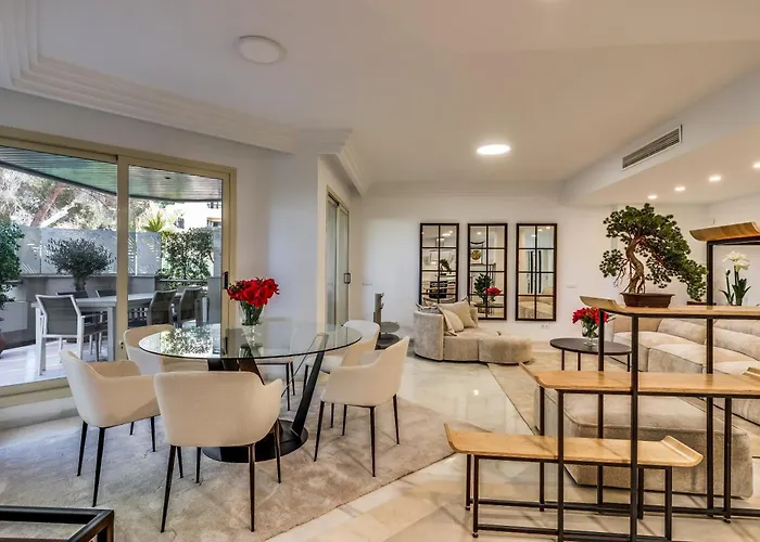 Molo Residences Boutique & מארבלה