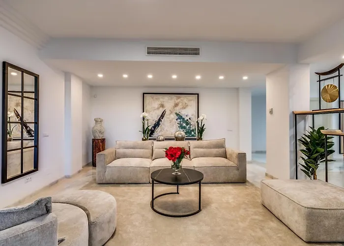 מלון דירות Molo Residences Boutique & 4*