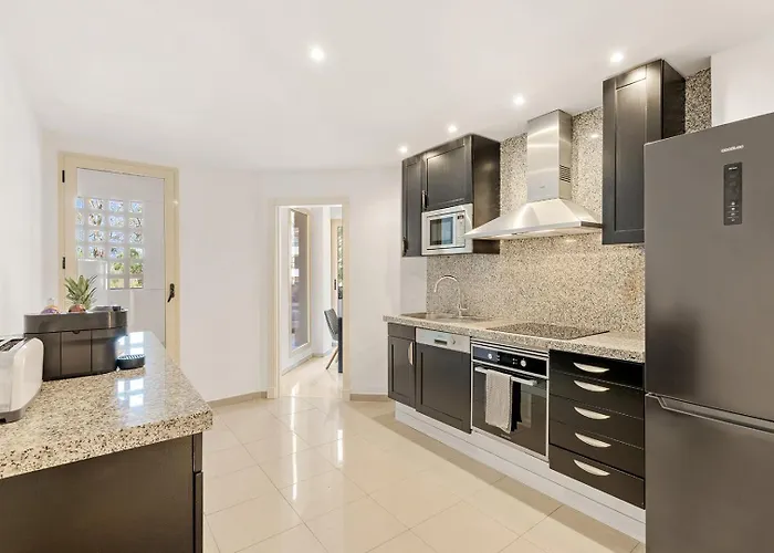 Molo Residences Boutique & 4* מארבלה