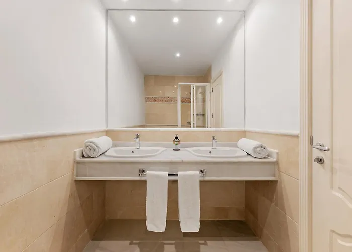 Aparthotel Molo Residences Boutique & 4*