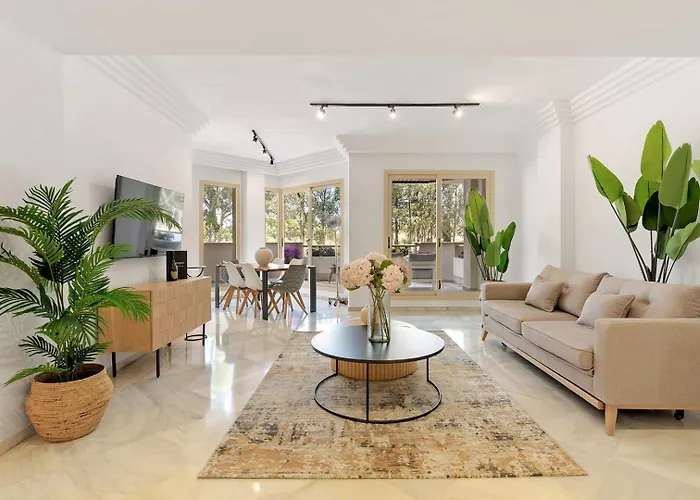 Molo Residences Boutique & מארבלה