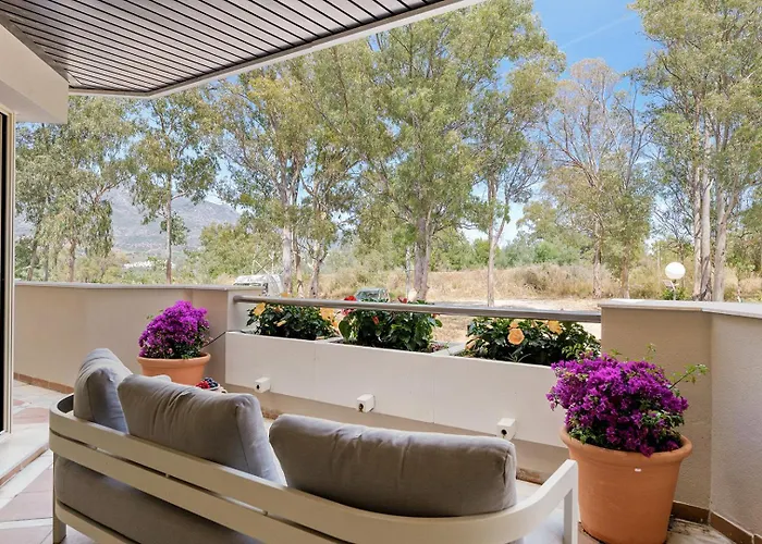 Molo Residences Boutique & מארבלה