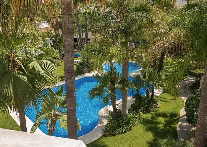 Molo Residences Boutique & מארבלה